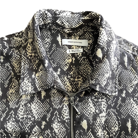 Men’s Urban Outfitters Snakeskin Pattern Jacket XL - Picture 3 of 4